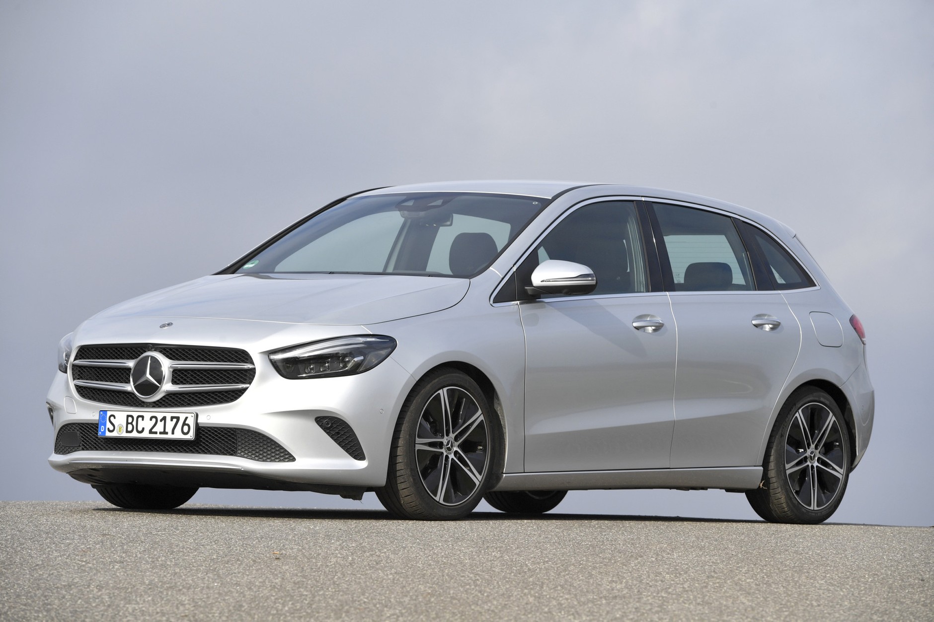 BMW 218d Acrive Tourer kontra Mercedes B 200 d