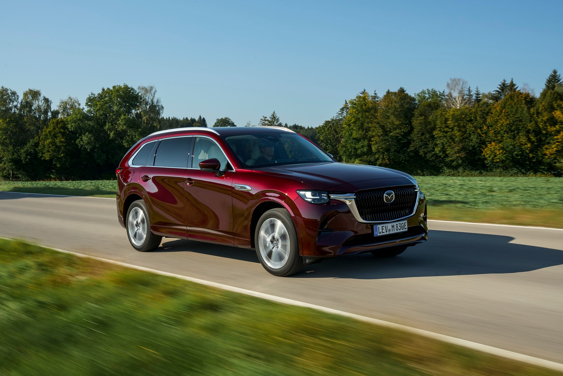 Mazda CX-80 w wersji na rok modelowy 2027
