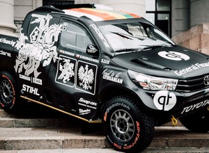 Toyota Hilux Black Hawk V litewsko-polskiego teamu Pitlane przygotowana na Rajd Dakar