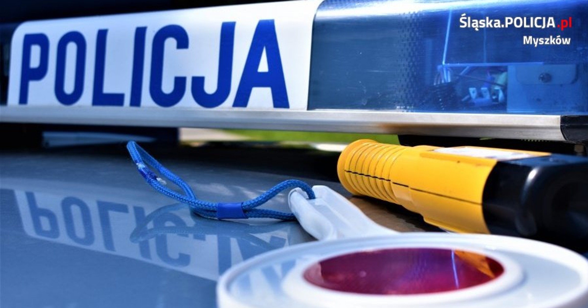 Policjanci dostali zgłoszenie o nietypowym incydencie. Pijany kierowca wjechał w budkę gastronomiczną