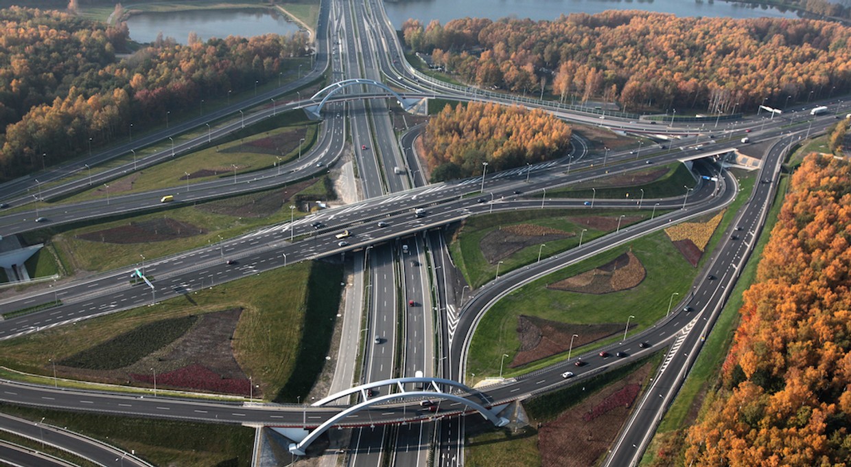 Władze Katowic chcą zadaszyć autostradę A4 i ustawić na drodze szklarnie. To może mieć sens
