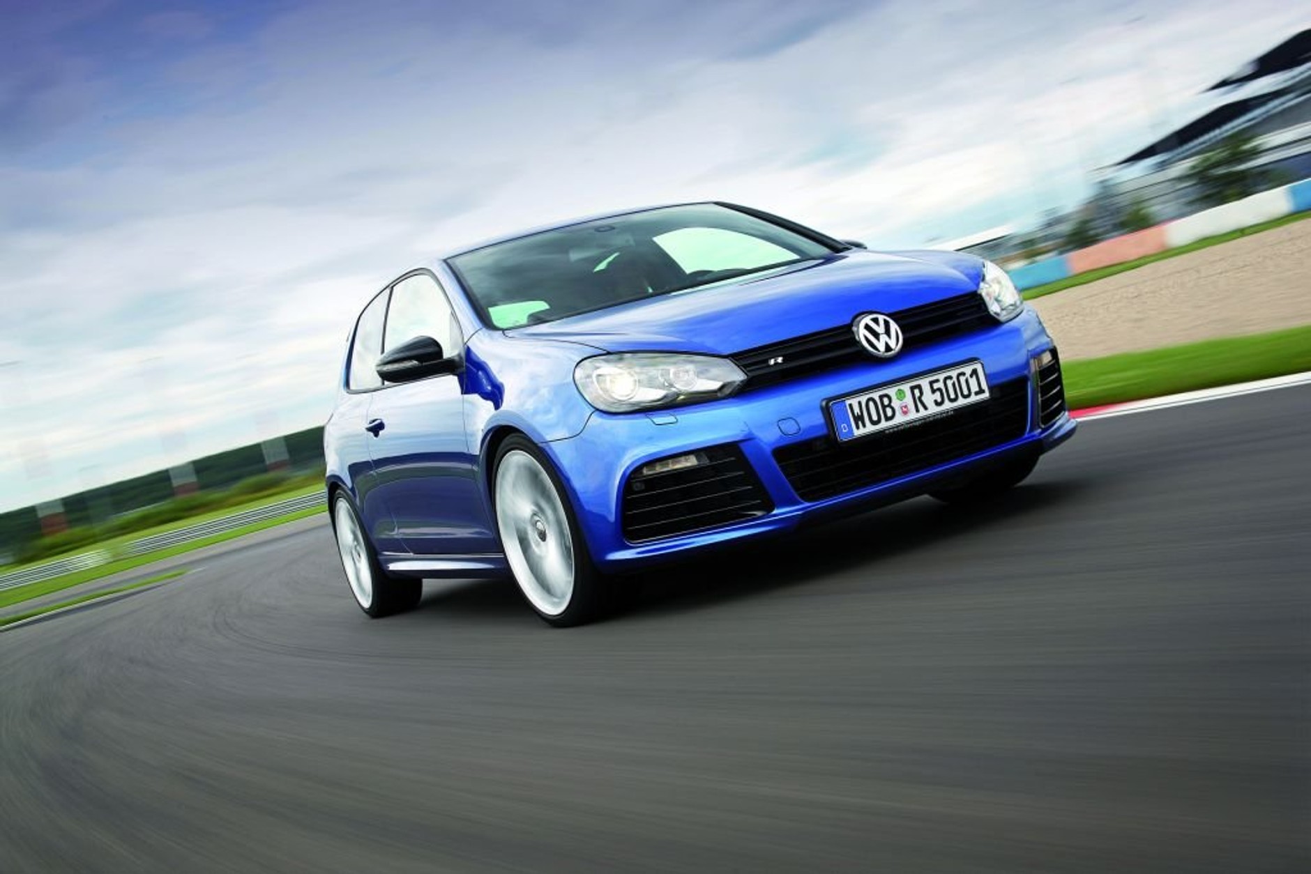 Golf R i Scirocco R - W brytyjskich salonach od lutego