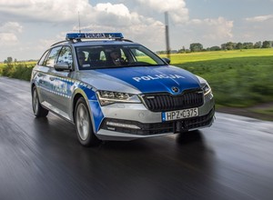 Nowe, szybkie radiowozy grupy Speed bez tajemnic – Skody Superb o mocy ponad 270 KM