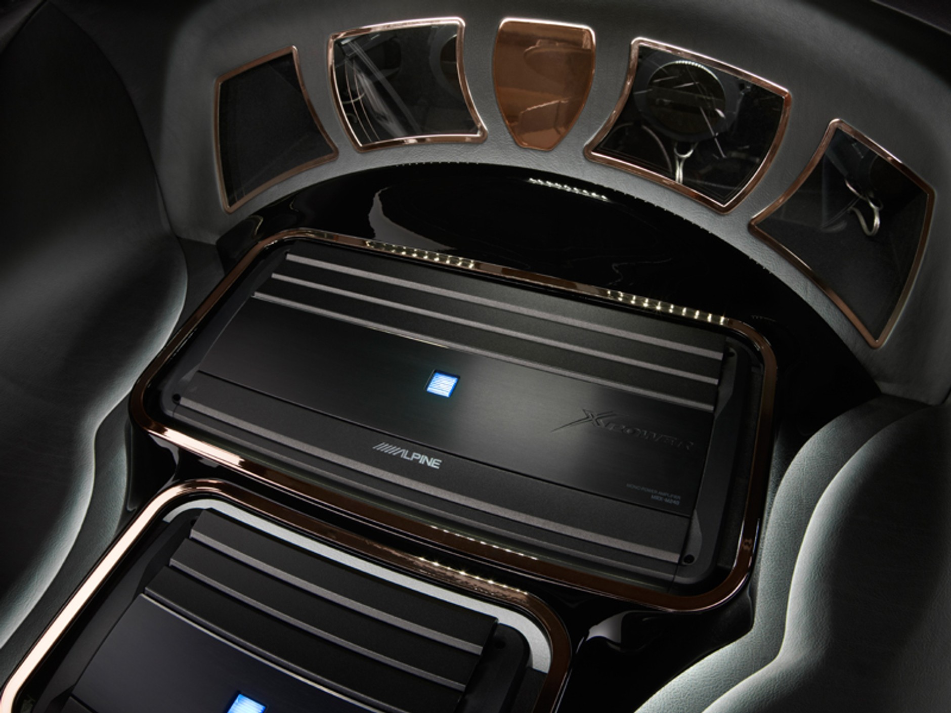 Nowy samochód demonstracyjny Alpine