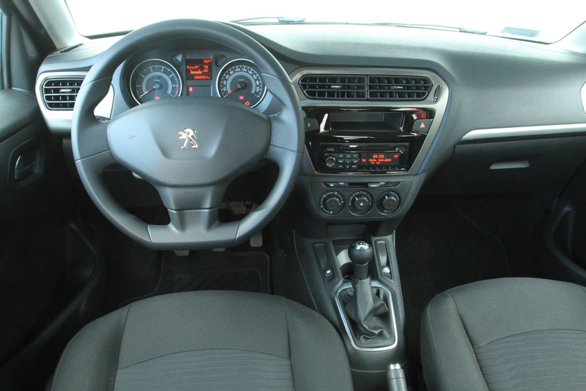 Peugeot 301 1.6 VTi LPG: test auta z fabryczną instalacją gazową