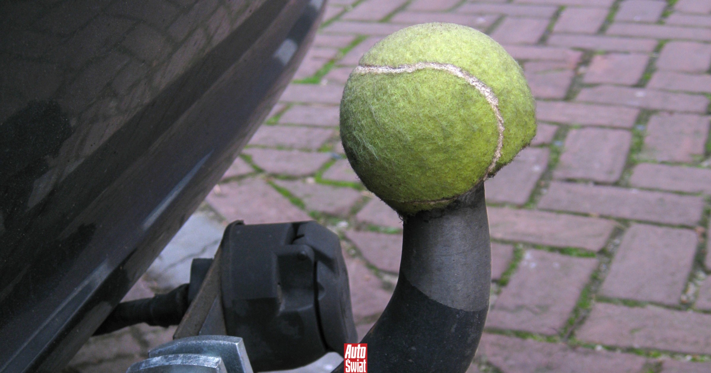 To dlatego tak wiele osób umieszcza piłki tenisowe na hakach holowniczych. Przydatna funkcja