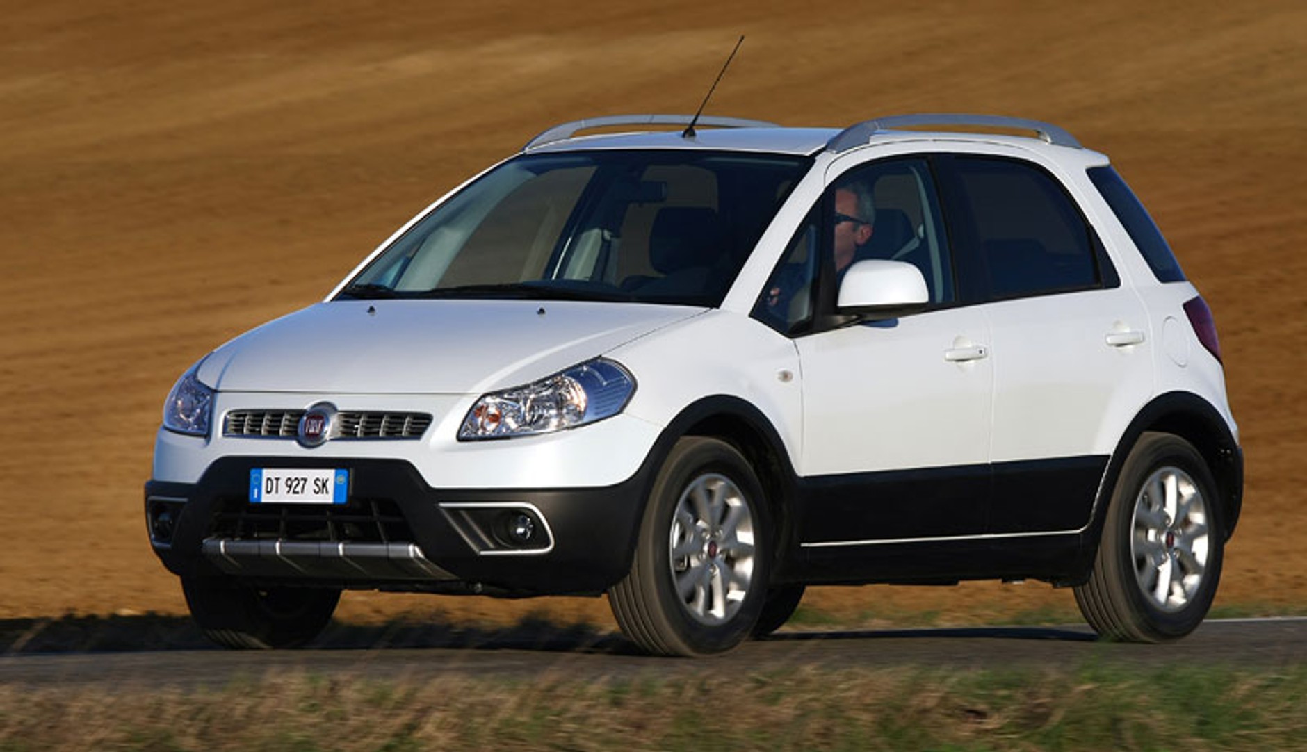 Fiat Sedici: nowy wygląd i silniki (1,6 88 kW a 2,0 JTD 99 kW)