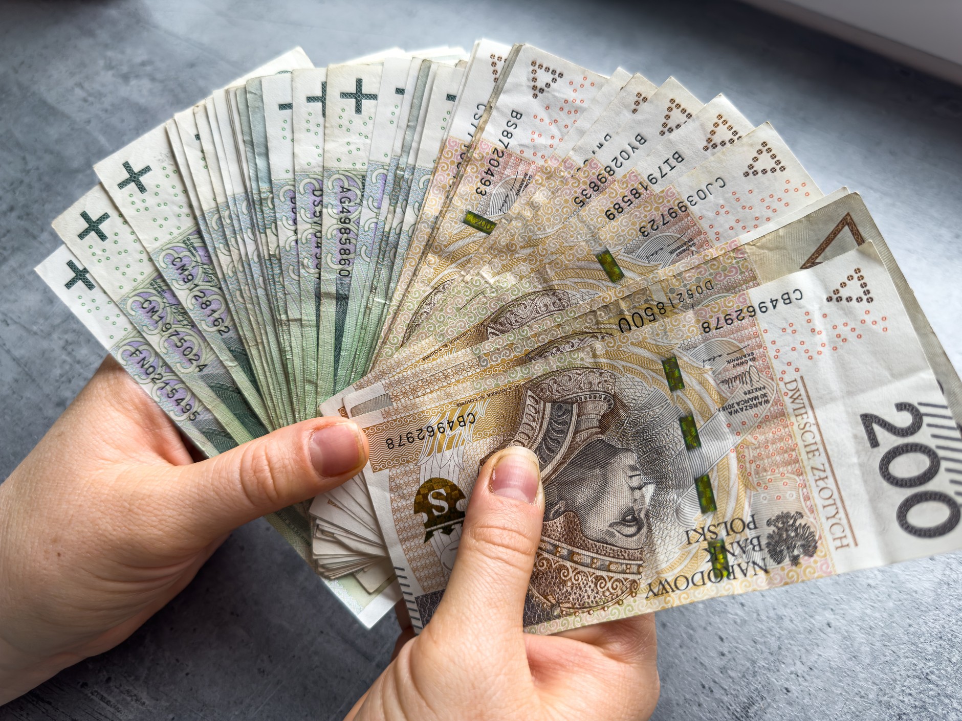 Oszustwo na "akcje Orlenu". 71-latka straciła niemal 120 tys. zł (zdj. ilustracyjne)