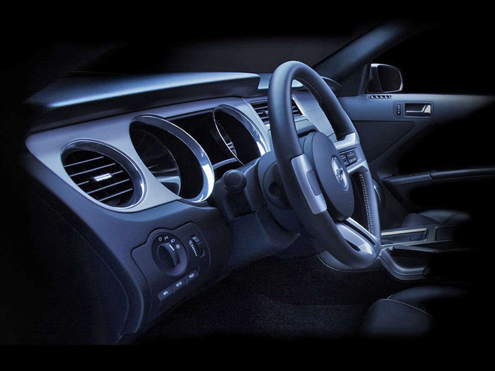 Ford Mustang 2010 – nowa deska rozdzielcza