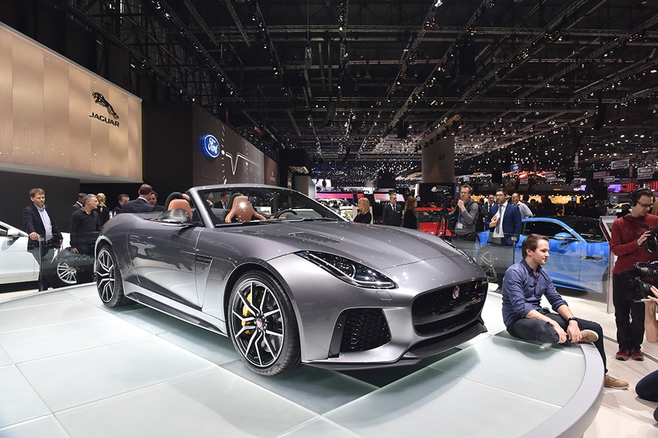 Jaguar F-Type SVR