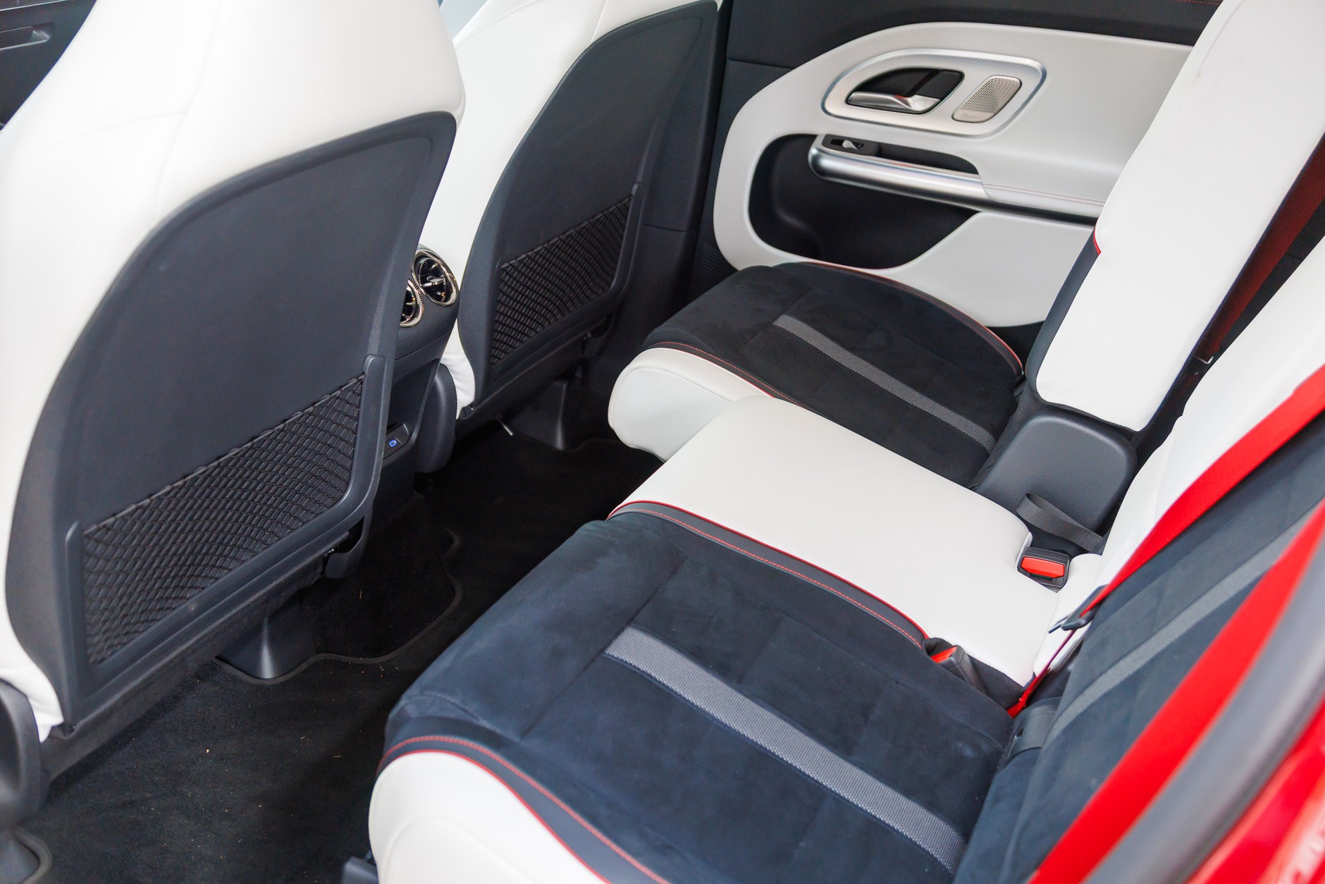 2026 Mercedes GLB 350 4MATIC EQ