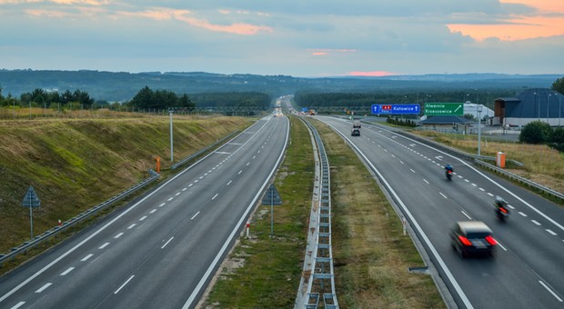 Wysokie mandaty za przekroczenie prędkości. Takie stawki obowiązują w 2025 r.
