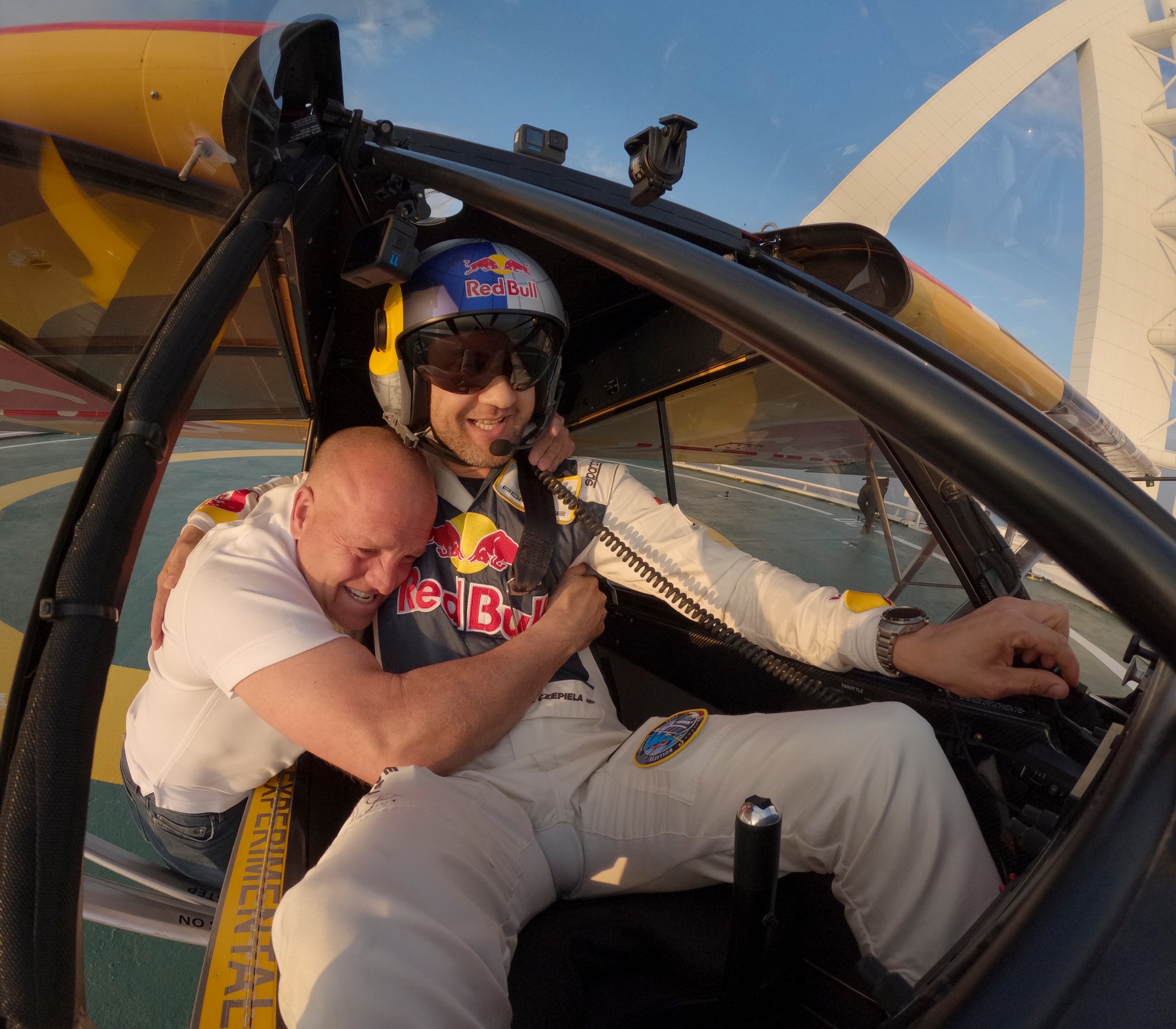 Łukasz Czepiela wylądował samolotem na lotnisku dla helikopterów