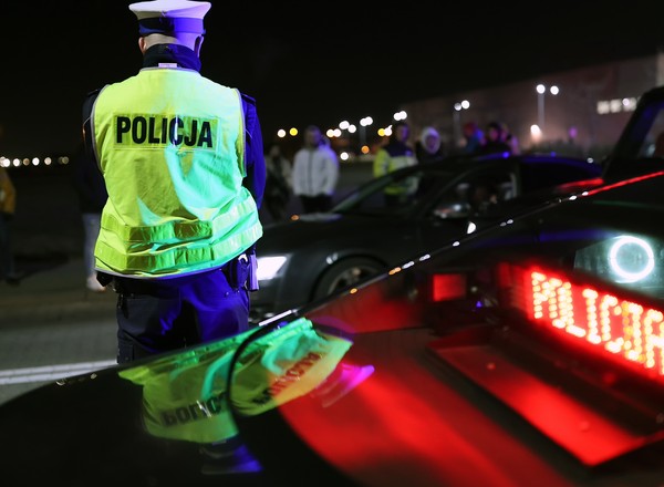 Rowerzysta chciał się zabawić i podnieść poziom adrenaliny. Słono zapłaci