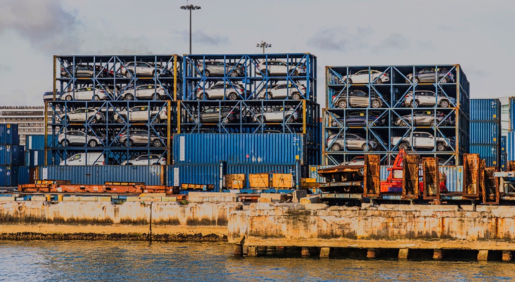 Dostawy nowych samochodów do USA