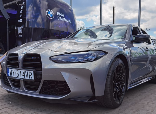 Wirtualne ściganie za kierownicą BMW - emocje jak na południowej pętli Nürburgringu