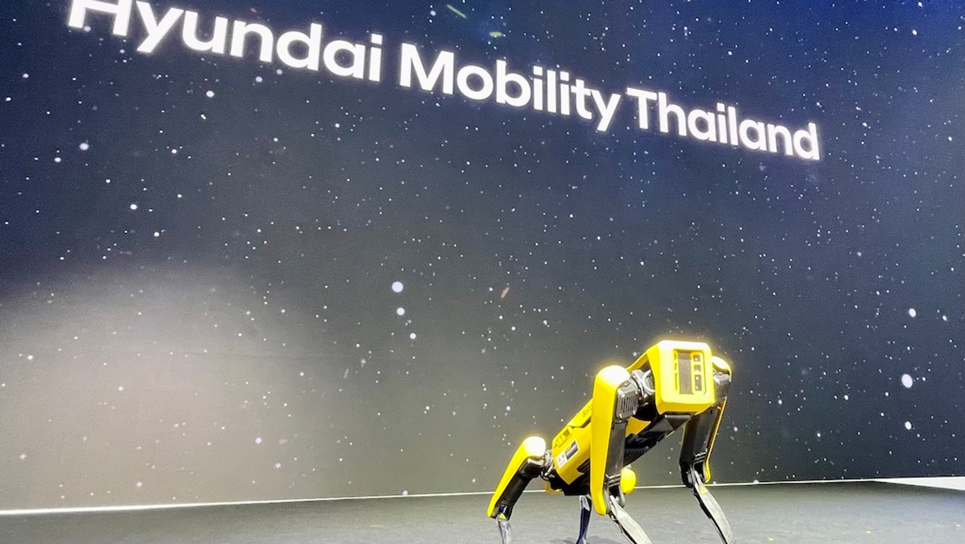 Hyundai na salonie w Bangkoku