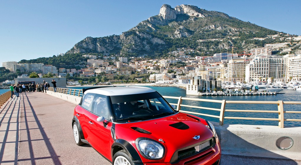 Mini w Monte-Carlo ze starym i nowym modelem