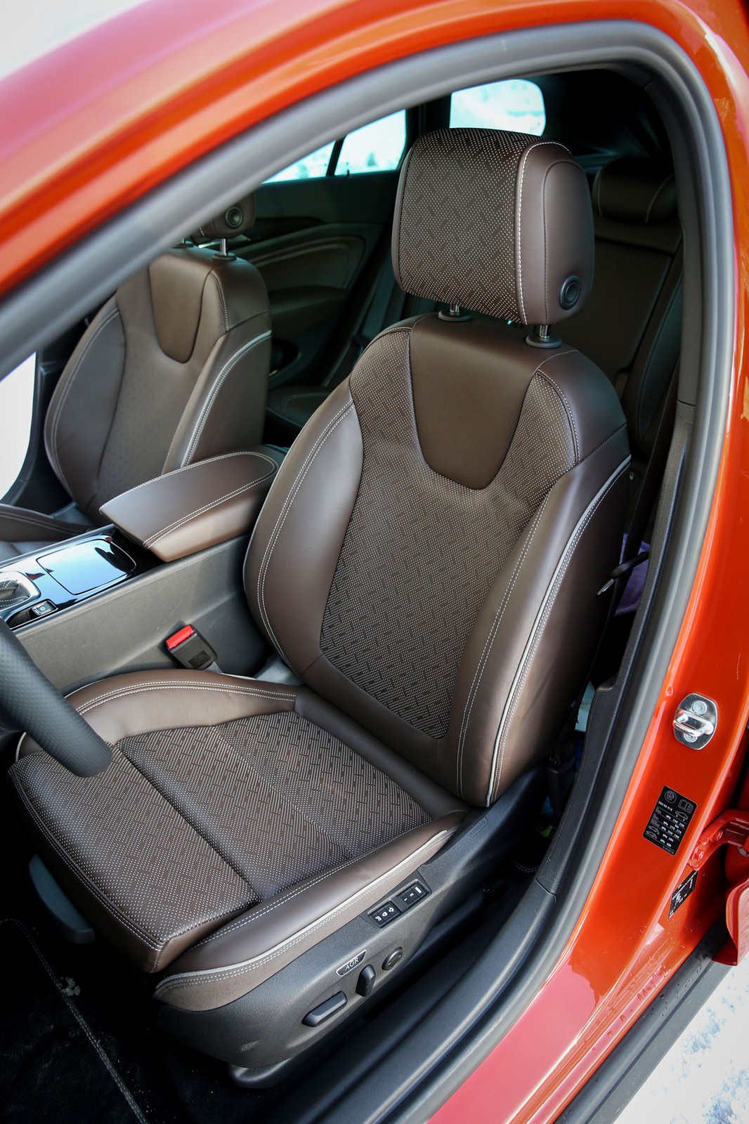 Opel Insignia Country Tourer - kombi na każdą pogodę i każdą drogę?