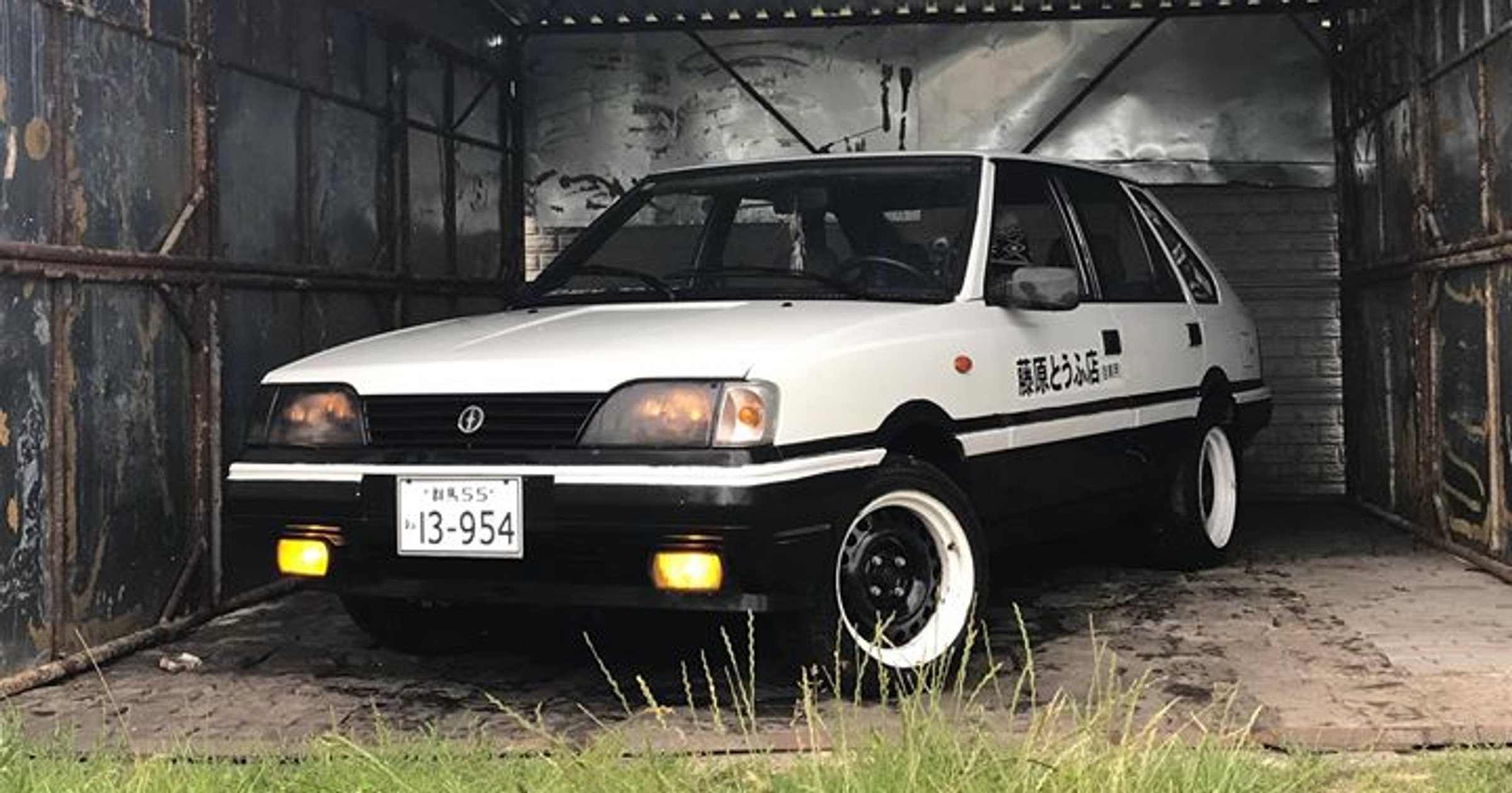 Polonez Caro w stylu AE86 z Initial D