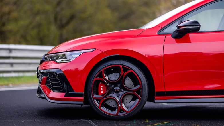 Volkswagen Golf GTI EDITION 50