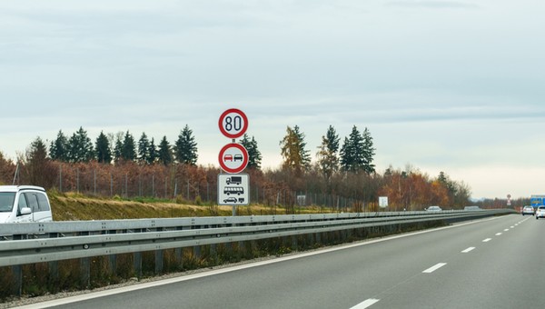 Niemieckie trzy znaki, które często są źle interpretowane przez kierowców (zdj. poglądowe)