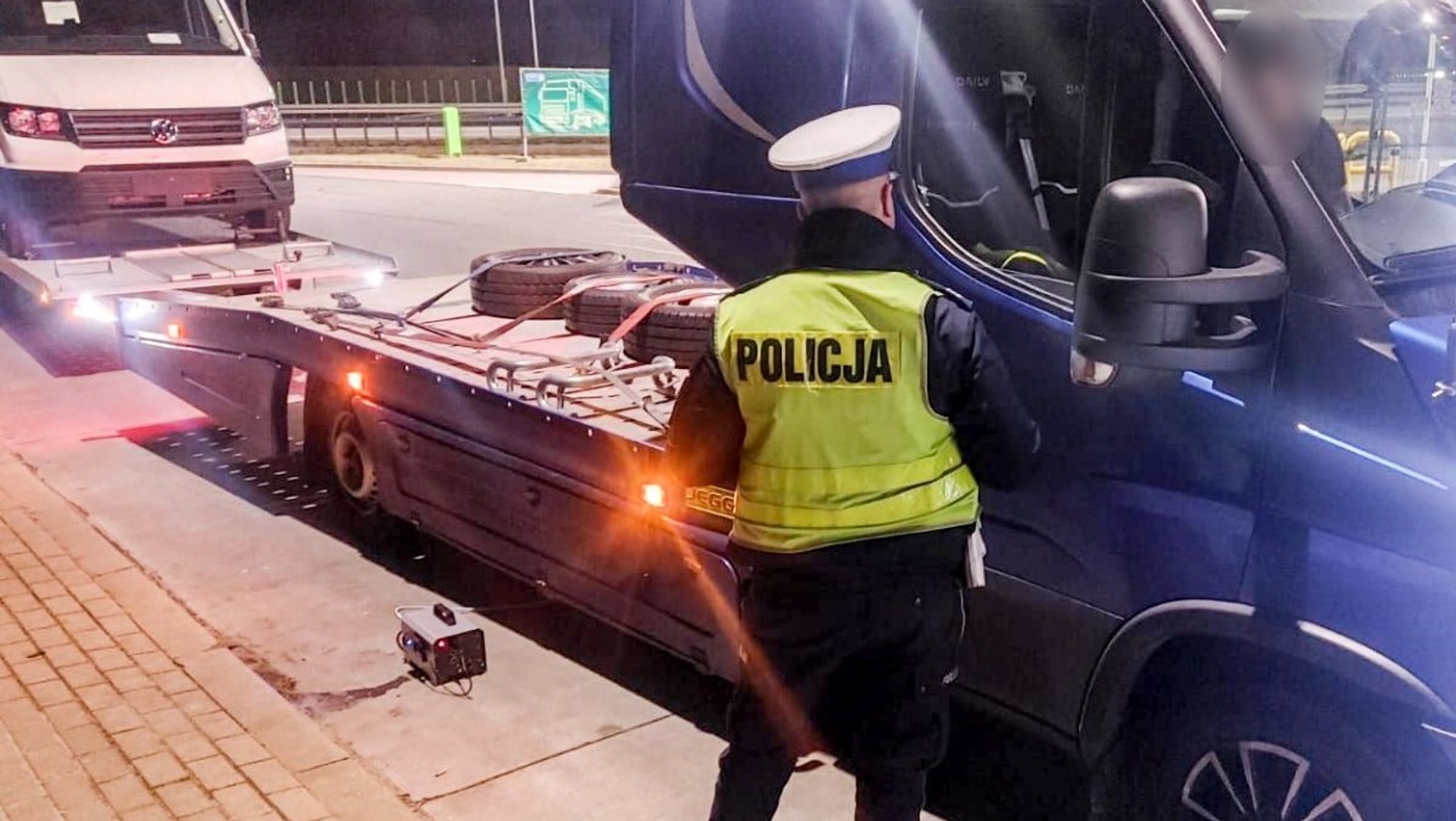 Policja na co dzień korzysta już ze specjalnych ambulansów