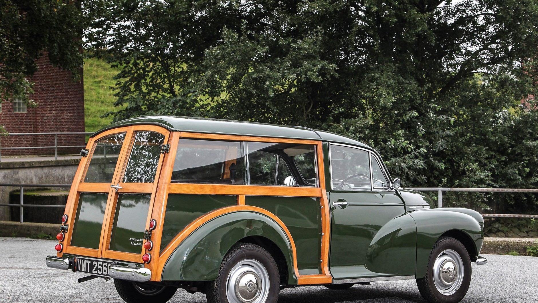 Morris Minor Traveller