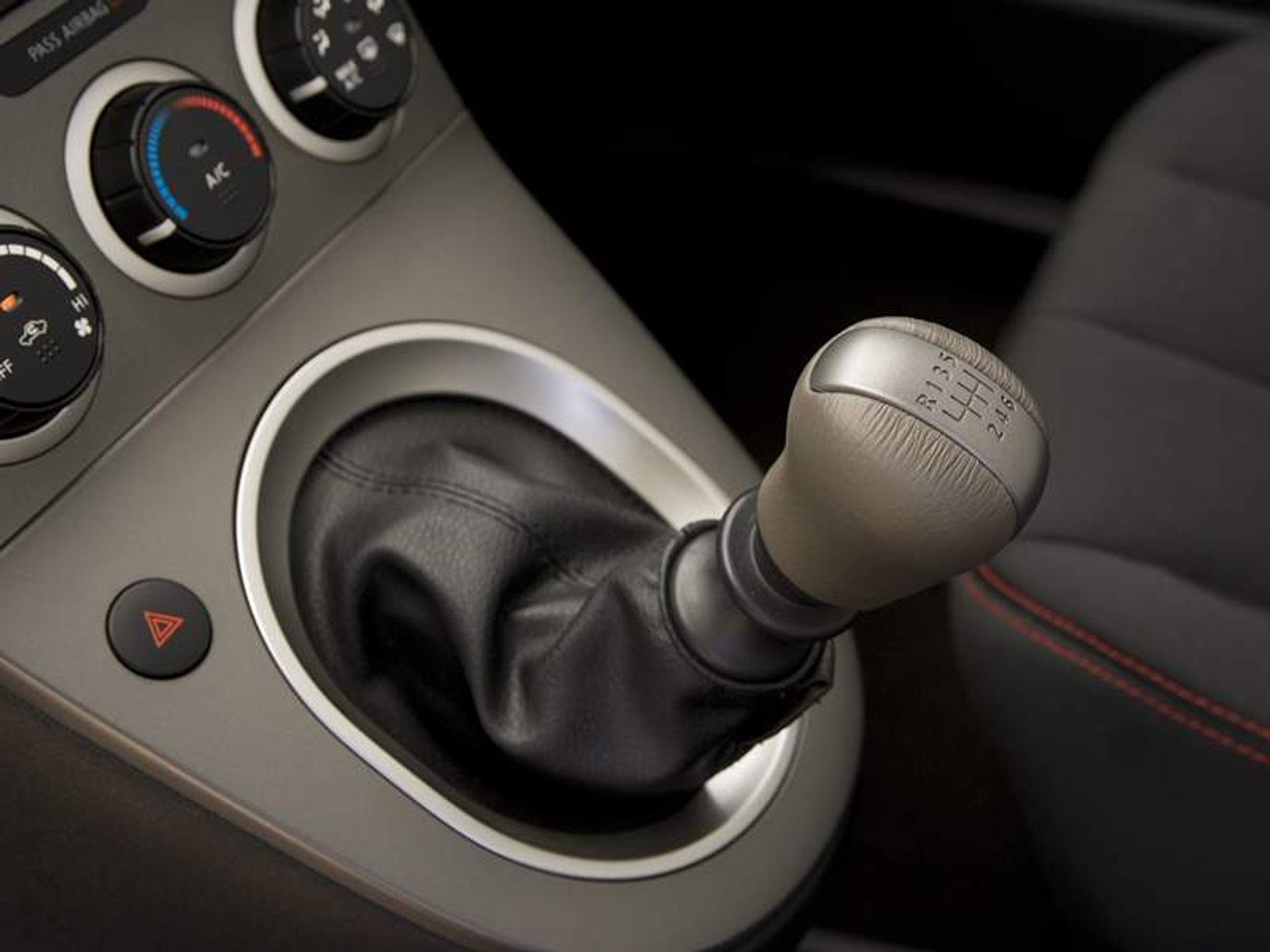 Nissan Sentra SE-R – kompaktowy i drapieżny