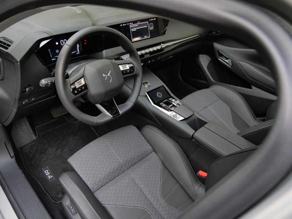 DS4 Pallas hybrid