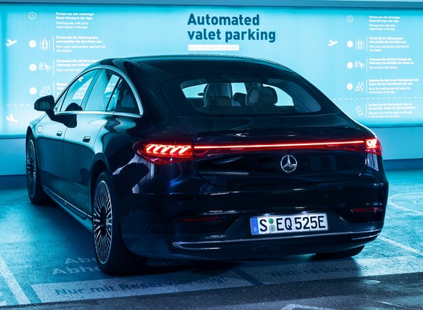 Auto samo odstawi się na parking. Rewolucja Mercedesa i Boscha