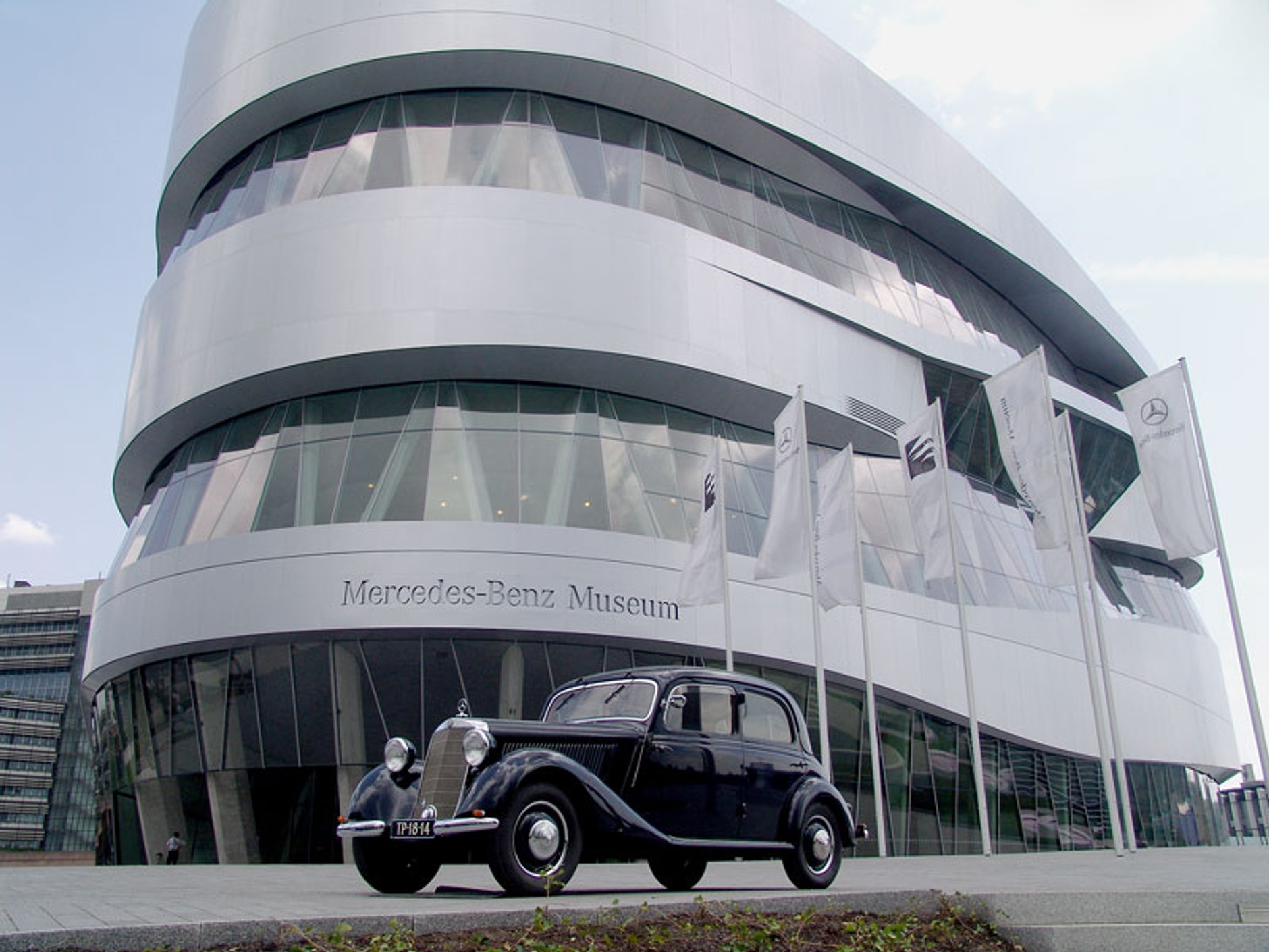 Mercedes-Benz Muzeum: 120 lat historii na 9 piętrach - 1. część (galeria)