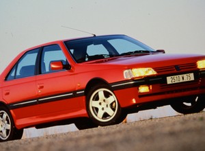 Francuski staruszek bestsellerem w Iranie. Peugeot 405 bije konkurentów