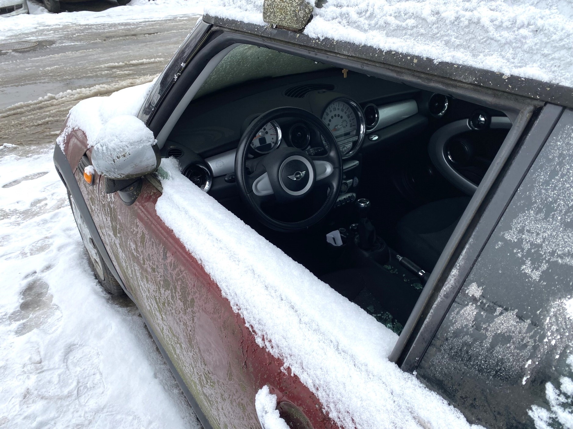 Mini Clubman z 2007 r. trochę stało "pod chmurką"