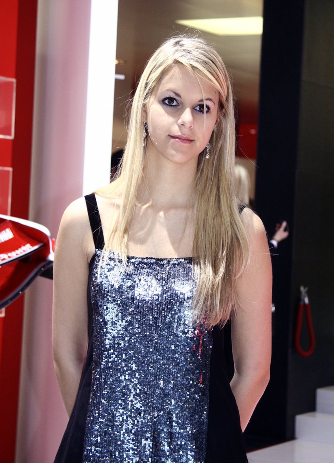 Genewa 2008: dziewczyny i samochody - fotogaleria (7. część)