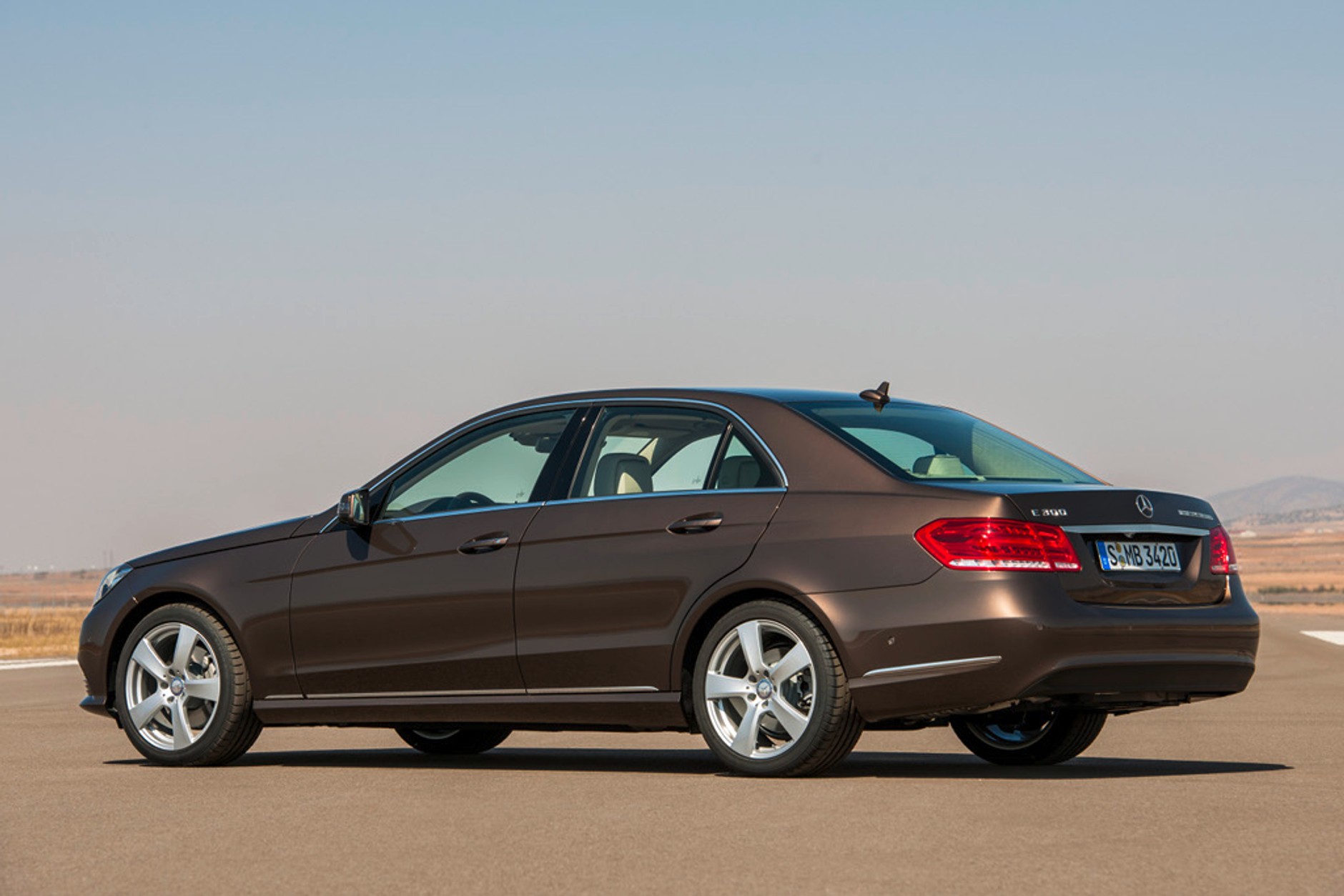 Nowy Mercedes Klasy E to aspiracje godne klasy S
