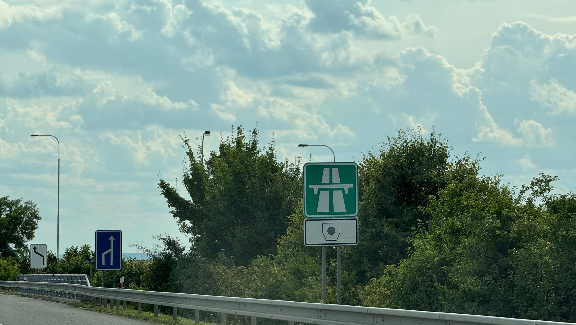 Znak oznaczający rozpoczęcie się obowiązywanie winiety
