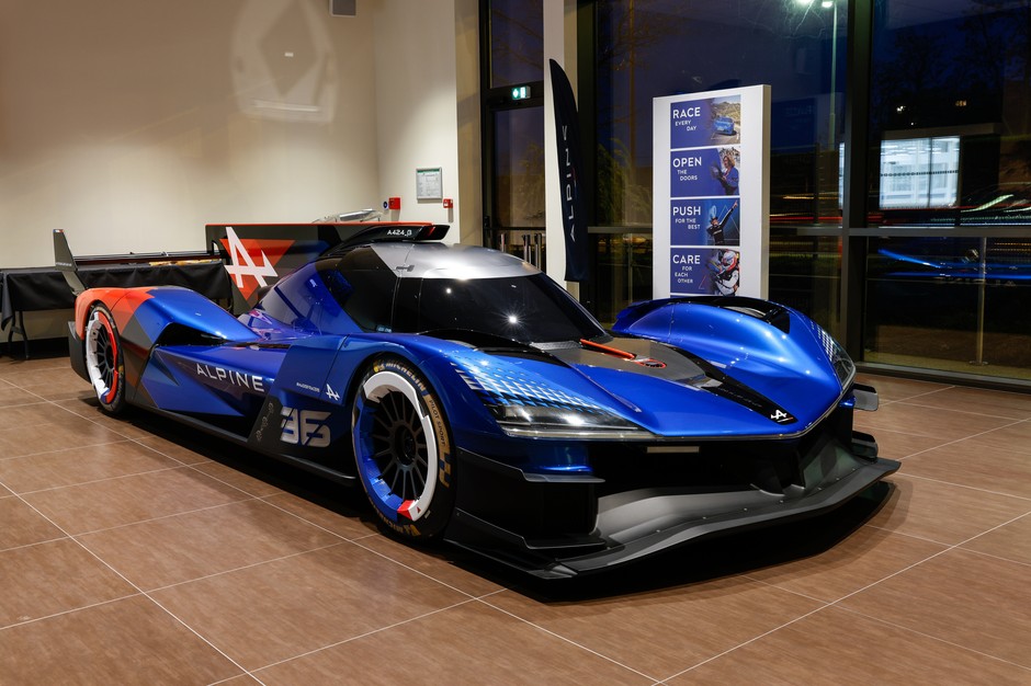 Centrum badawcze Alpine F1 Team w Viry-Châtillon