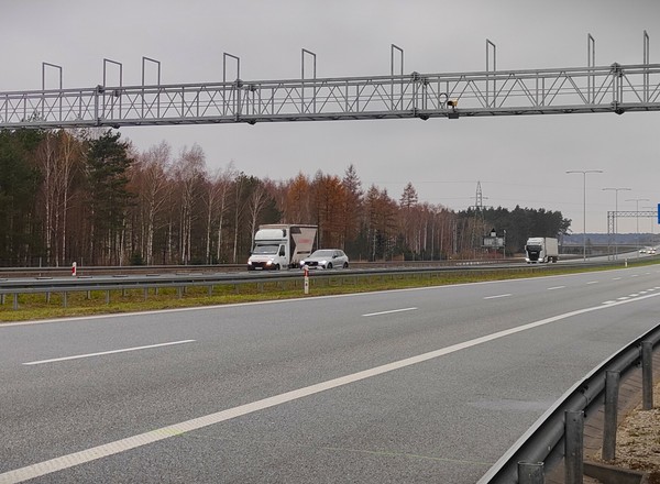 Na autostradzie A1 działa nowy odcinkowy pomiar prędkości. Pojedziesz za szybko, zapłacisz