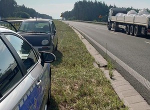 Senior siał postrach Matizem na trasie S3. Jadąc pod prąd, spowodował kolizję