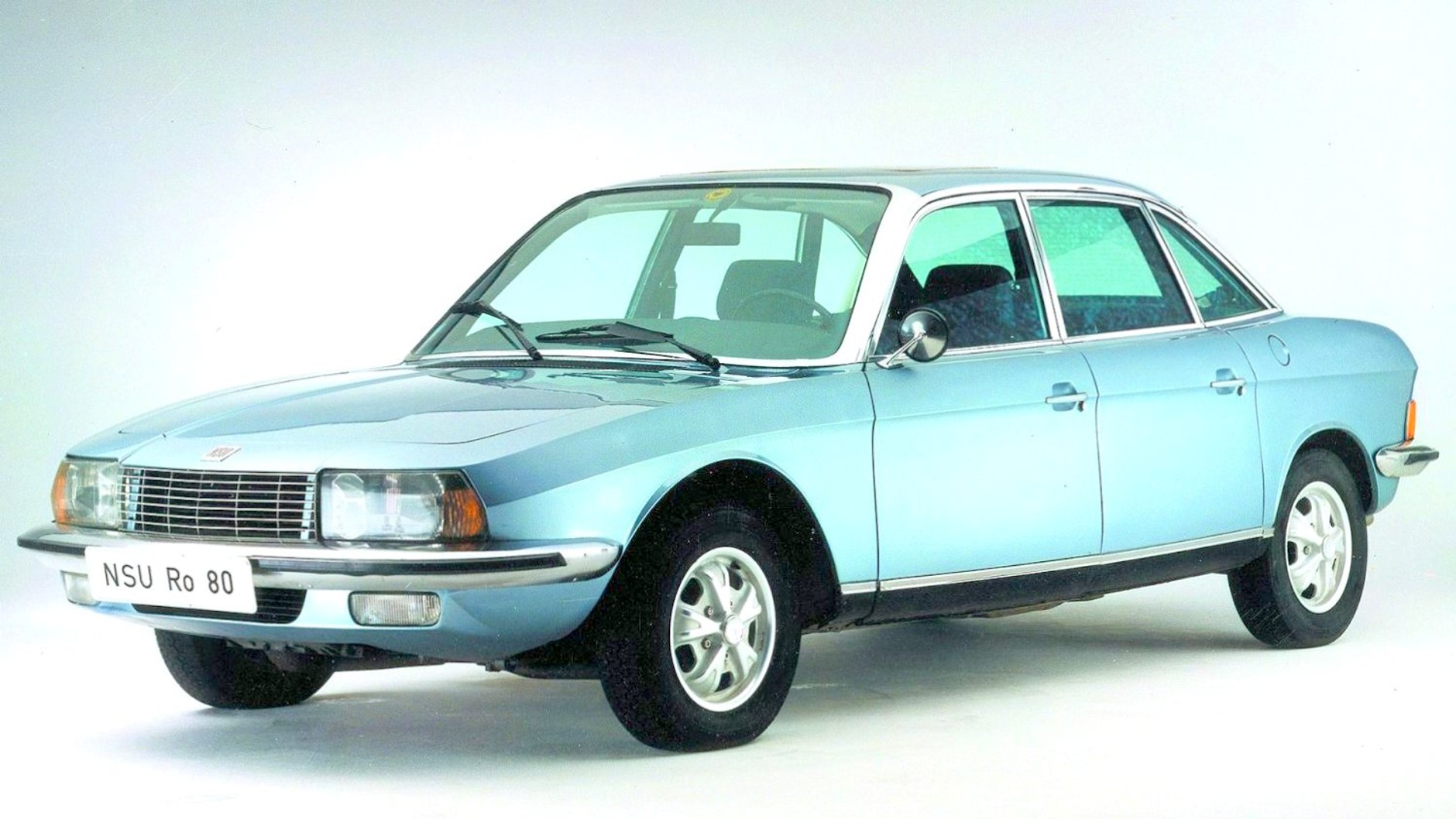 NSU Ro80 z dwuwirnikowym silnikiem Wankla, wytwarzany w latach 1967-1977 r.