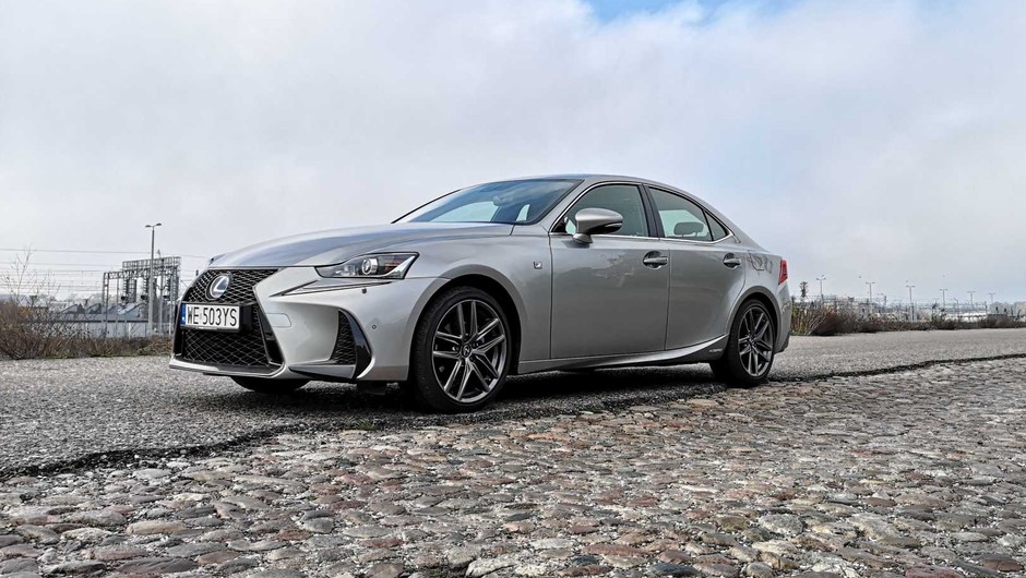 Lexus IS 300h