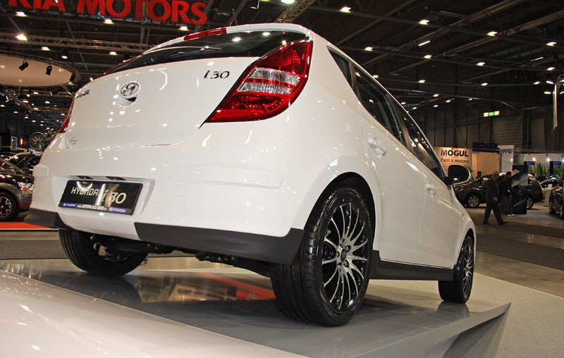 Autosalon Brno 2009: premiery światowe w skromniejszej obsadzie (fotogaleria)