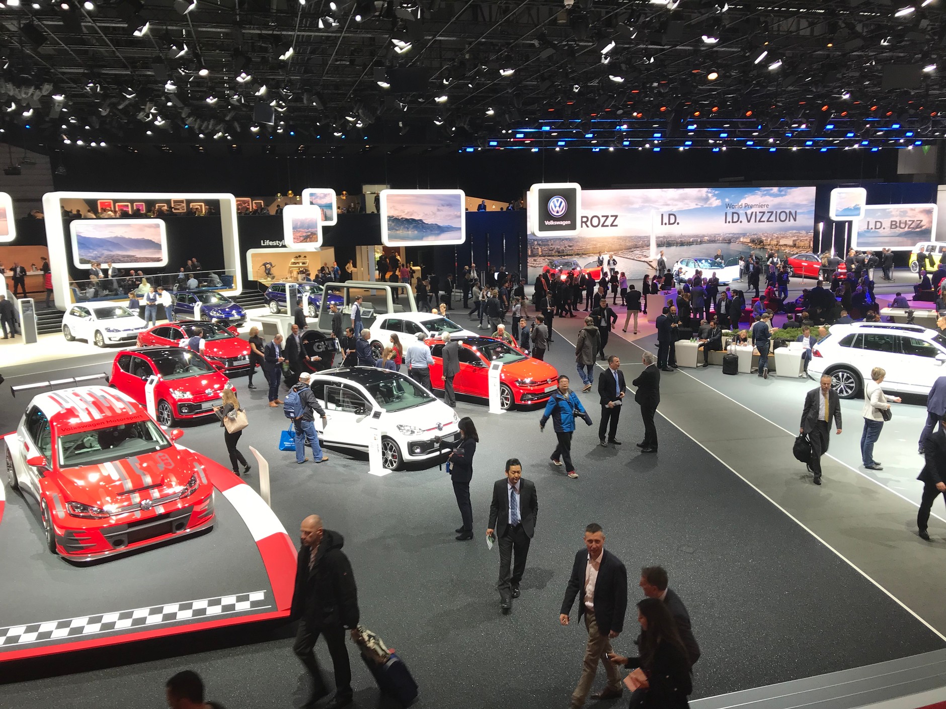 Volkswagen podczas salonu samochodowego w Genewie 2018