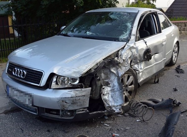 Kierowca Fiata czołowo zderzył się z Audi. Powód wykazał prosty test