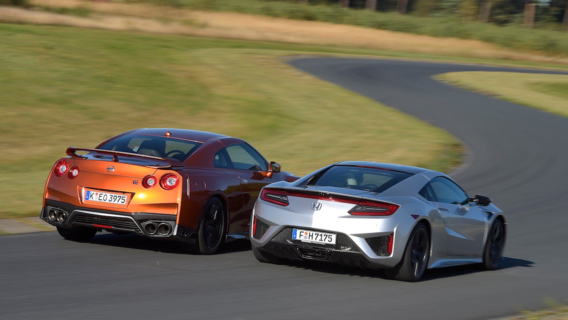 Honda NSX kontra Nissan GT-R