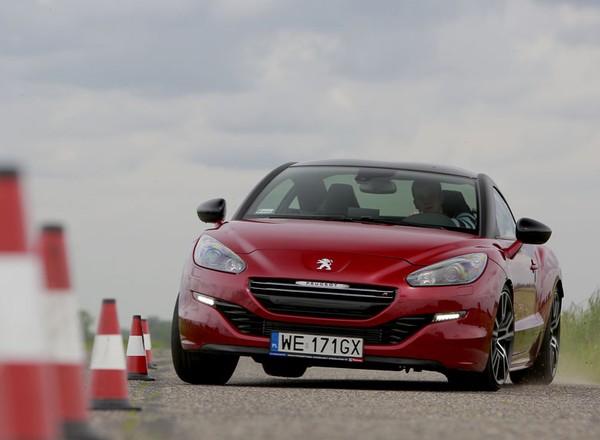 Test Peugeota RCZ-R: francuski postrach Porsche