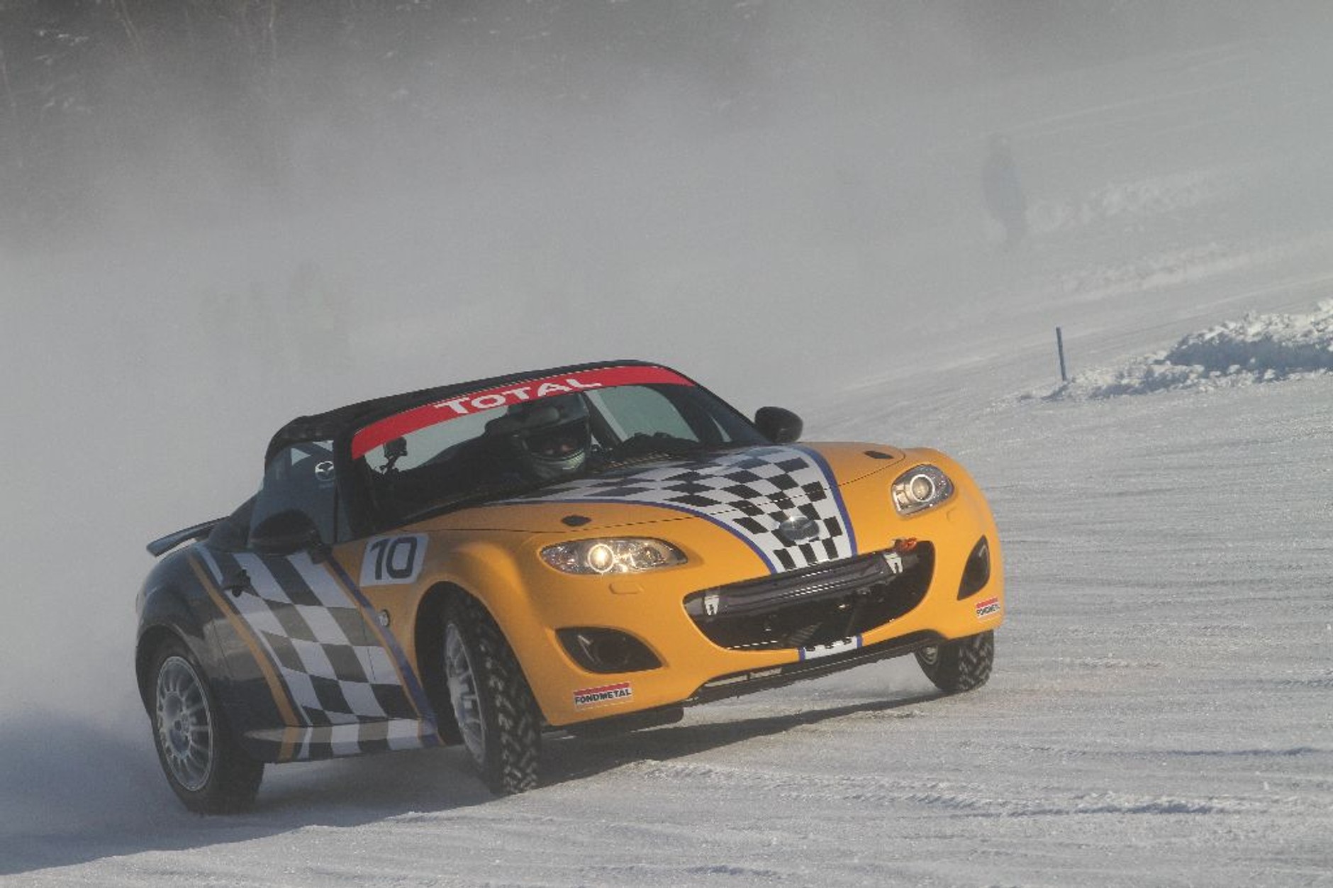 Emocjonujący finisz wyścigu Mazda MX-5 Ice Race