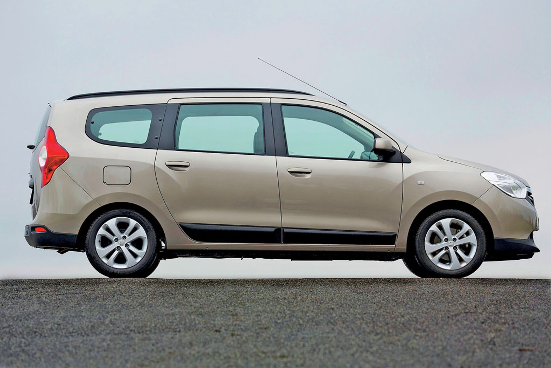 Dacia Lodgy 1.2 TCe - czy jest gotowa na długą jazdę?