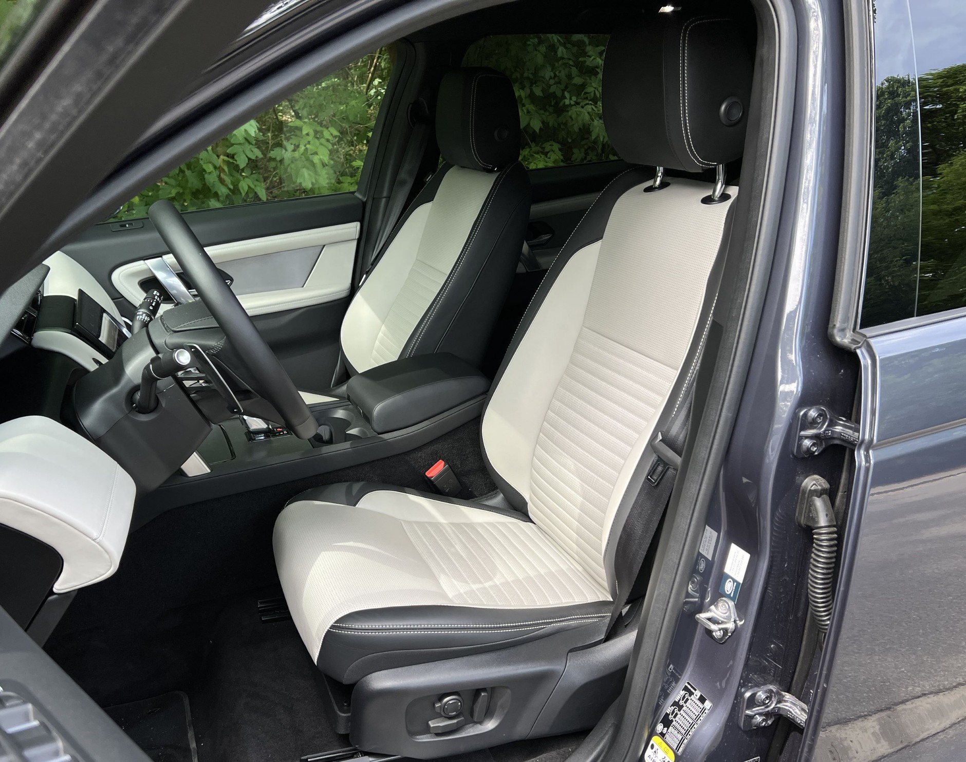 Land Rover Discovery Sport (druga generacja; wersja z 2024 r.)
